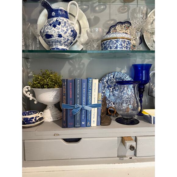 Vintage ombré effect blue Decorative Book collection - Picture 7 of 11